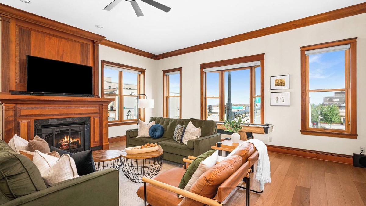 Downtown - Waterfront Condo | Spacious Lux Condo-Walk to Canal Park-Lakeviews