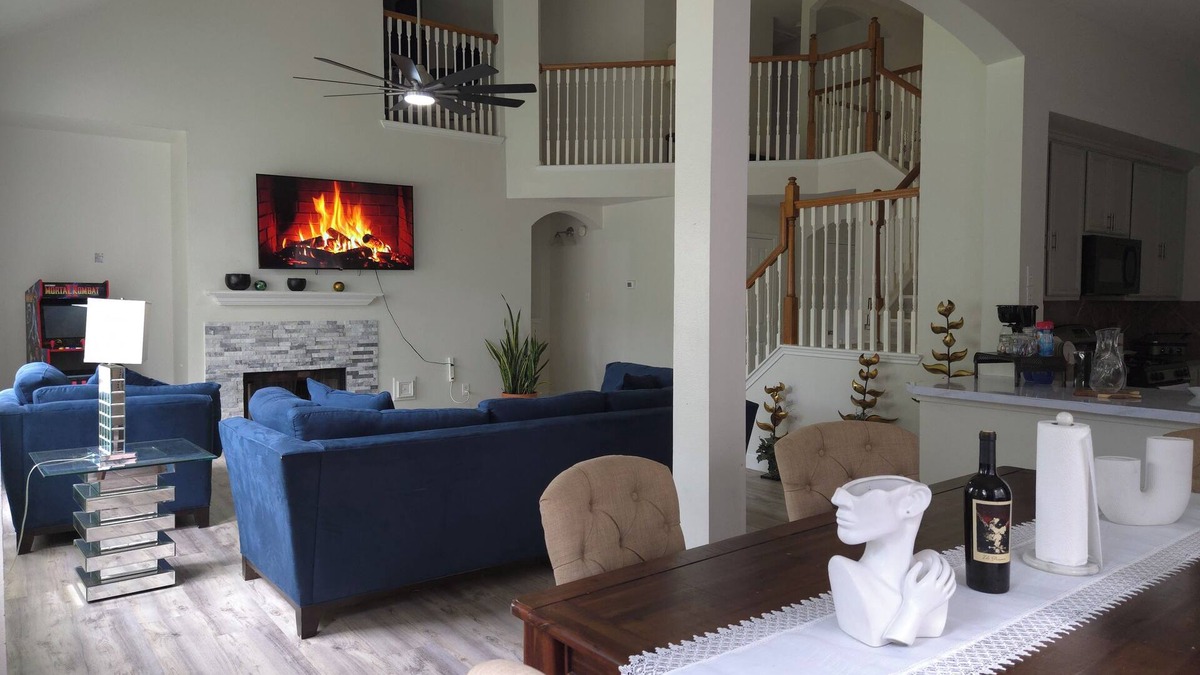 Lake Houston House | Spacious Luxe Home Near IAH with Private Theater – Minutes from Lake Houston!