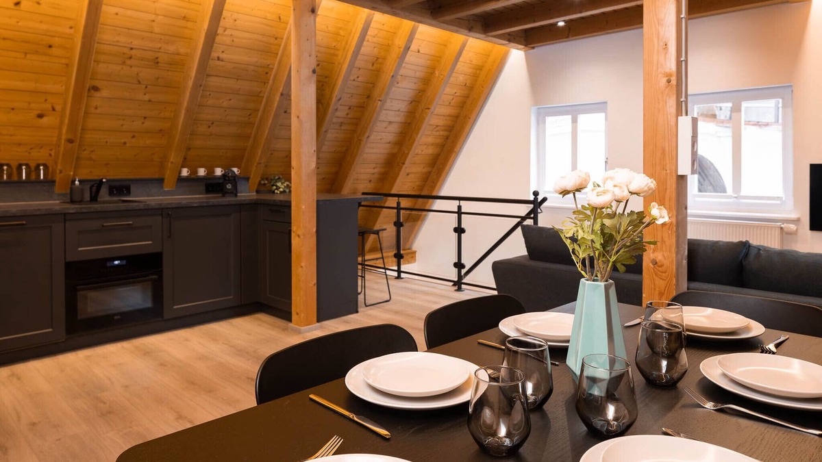 Old Town Apartment | Spacious, luxurious apartment right next to the city wall - ideal for families