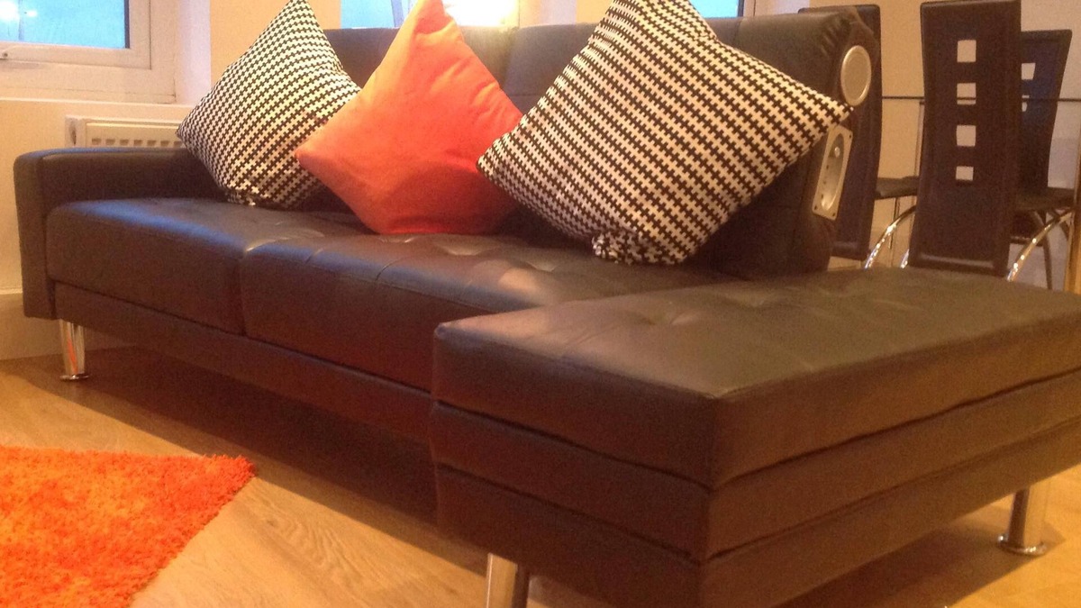 Cranbrook Apartment | Spacious & Luxurious, Cranbrook Apartment
