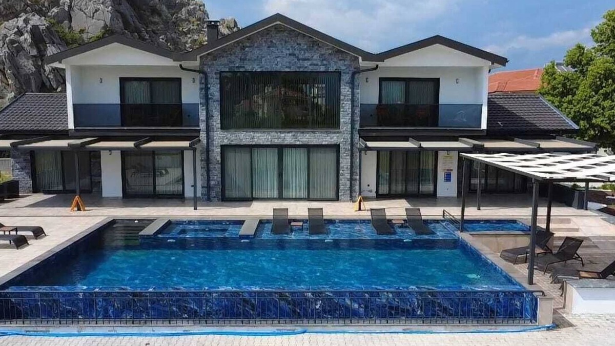 Dalyan City Center Villa | Spacious luxury 5-bedroom villa in wonderful Muğla with AC
