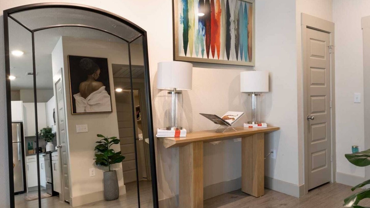 Woodlake - Briar Meadow Apartment | Spacious Luxury Apartment in Galleria HTX