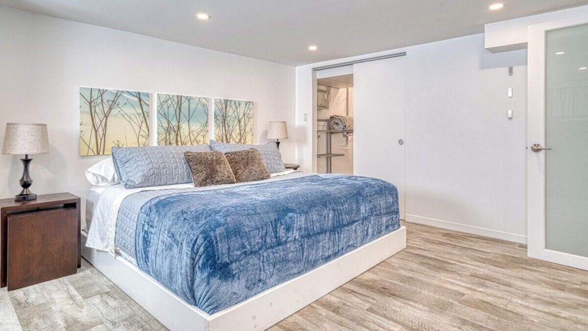 Brantford Apartment | Spacious Luxury Apt w/ King Bed - Central Location