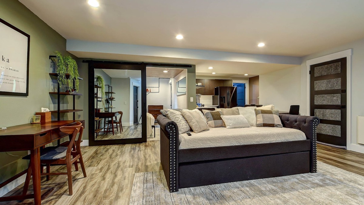 Snohomish Apartment | Spacious Luxury Apt w/New Finishes + Great Views