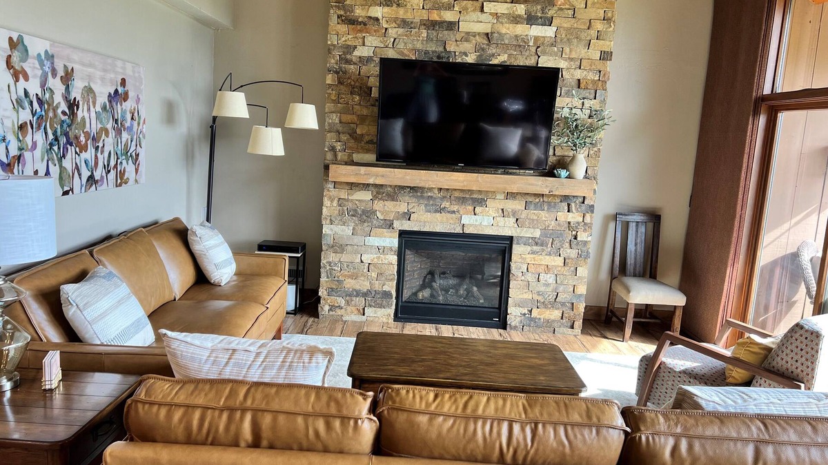 Purgatory Condo | Spacious luxury condo & great views – book now for Summer and Fall dates