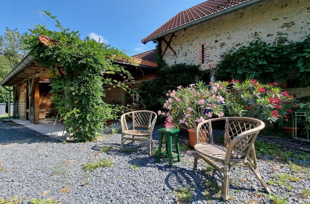 Chalmoux House | Spacious luxury farmhouse