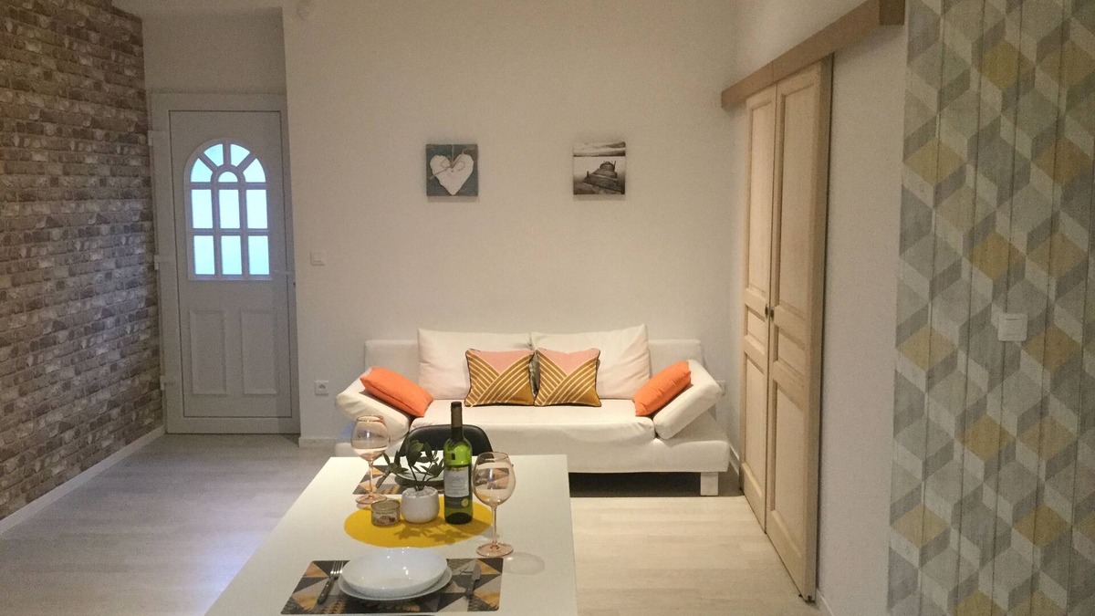 Neris-les-Bains Apartment | Spacious luxury apartment with private entrance