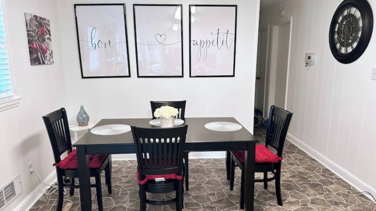 Martinsville House | Spacious Luxury Pet Friendly Home - Entire House