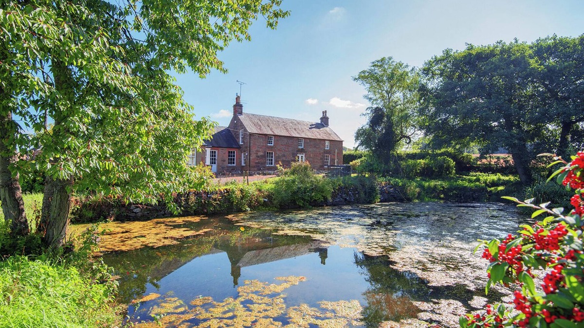 Kirriemuir Other | Spacious luxury- private- peaceful- exclusive- surrounded by nature. Hot tub.