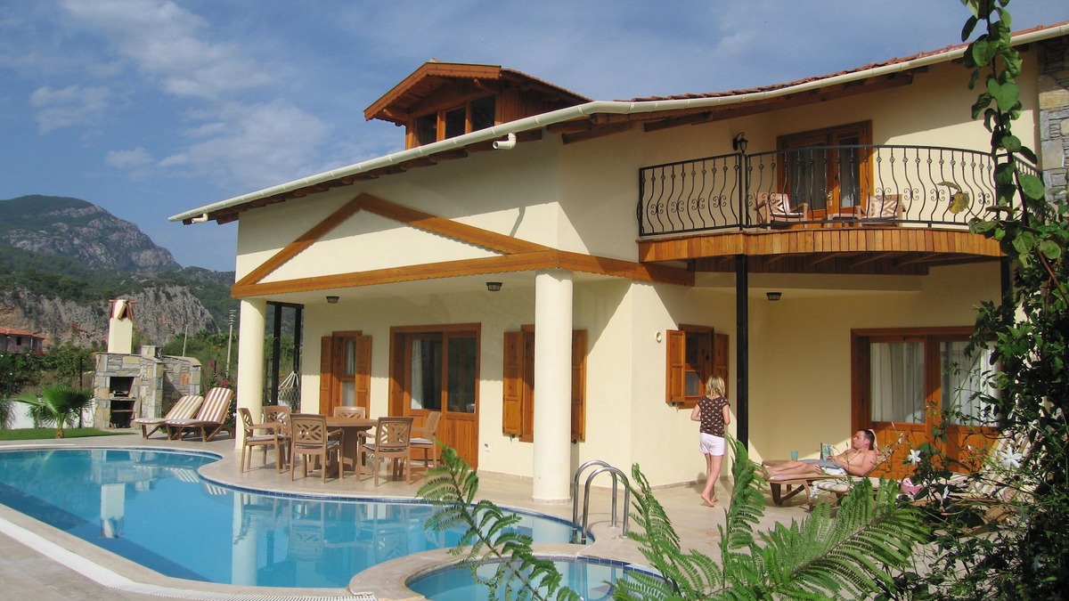 Dalyan City Center Villa | Spacious Luxury Villa with Own Pool and Stunning Mountain Views