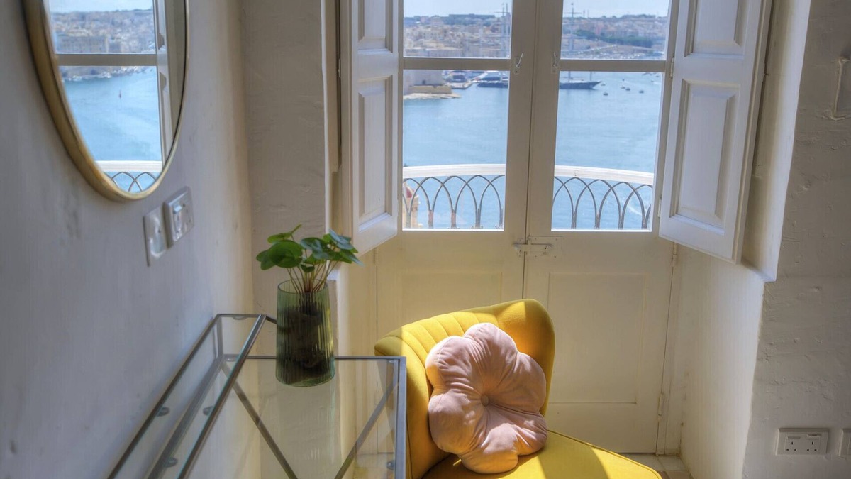 Valletta Ski Chalet | Spacious maisonette with spectacular views IBRI1-1
