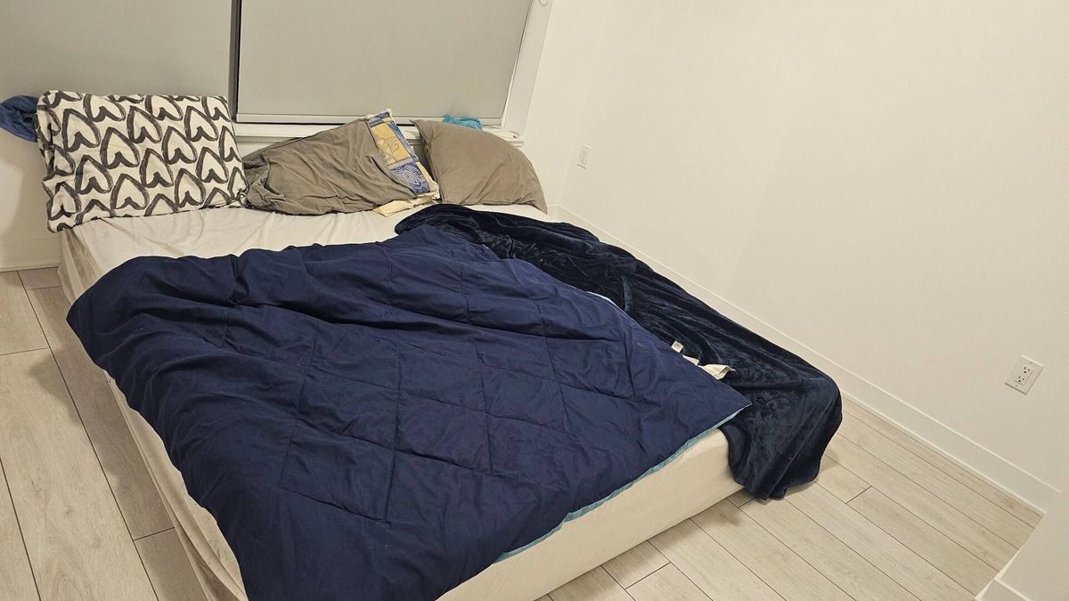 Fletchers Creek South Condo | Spacious Master Ensuite Room w King Size Bed, Hi-Speed Wifi, A/C, Fan & Dresser