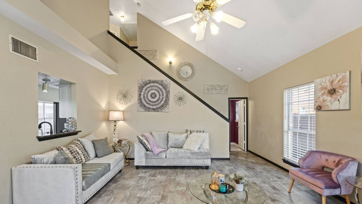Northwest Carrollton House | Spacious, Minimalist, Cozy, Bright Home in DFW METROPLEX!