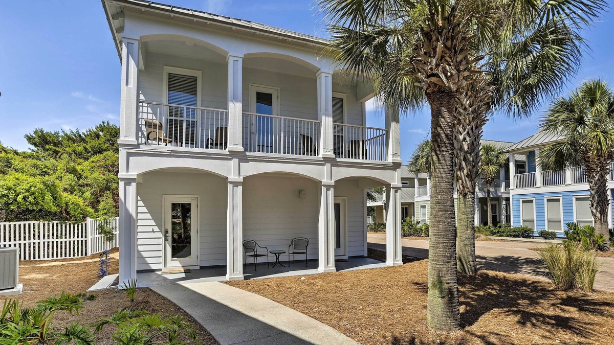 Miramar Beach Cottage | Spacious Miramar Beach Cottage w/Beach Access!
