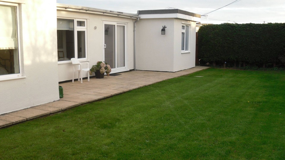 St Mary's Bay House | Spacious & Modern Bungalow By The Sea, New Romney, Hythe & Dymchurch