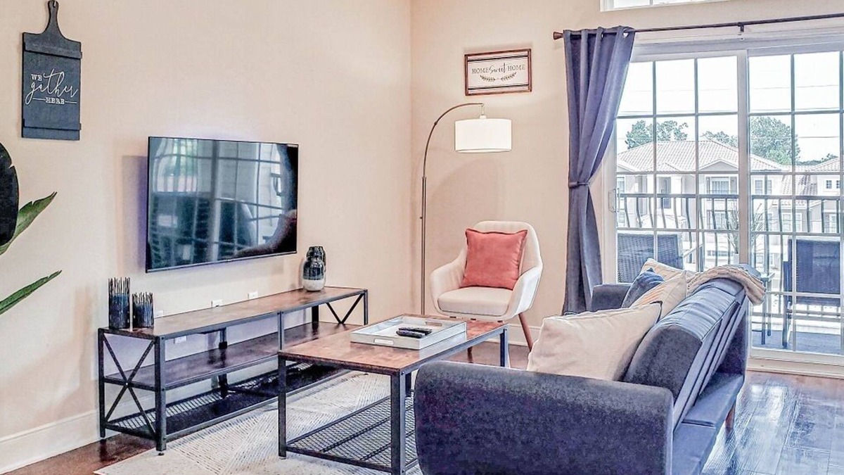 Redlick Apartment | Spacious & Modern 2 Bedroom