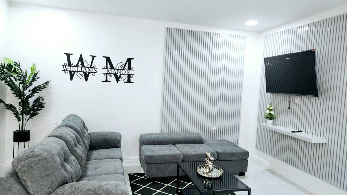 West End Villa | Spacious, modern 2-bedroom apartment, Westend Negril with AC, WiFi, W/Heater
