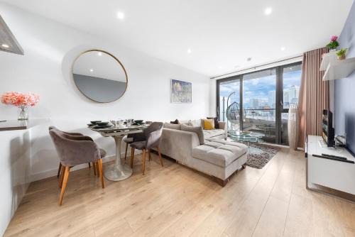 Tower Hamlets Apartment | Spacious Modern 2BR Apartment in the Heart of London