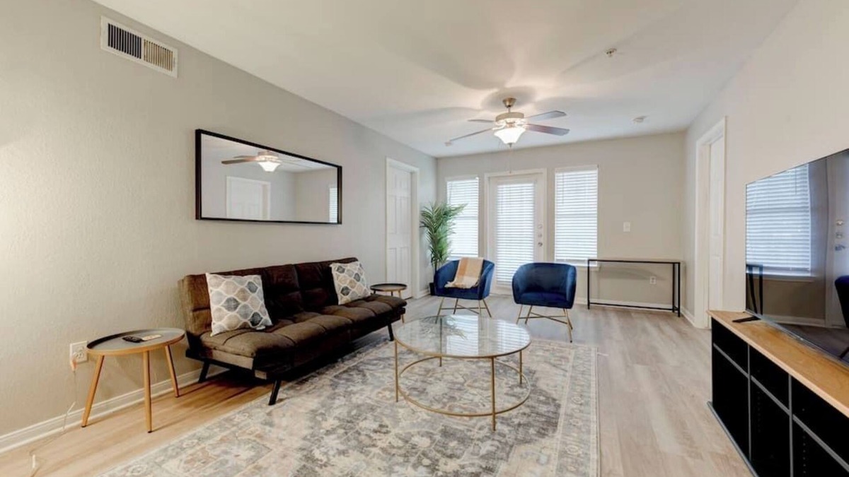 Pleasant Valley Apartment | Spacious/Modern 4Bd/4Ba