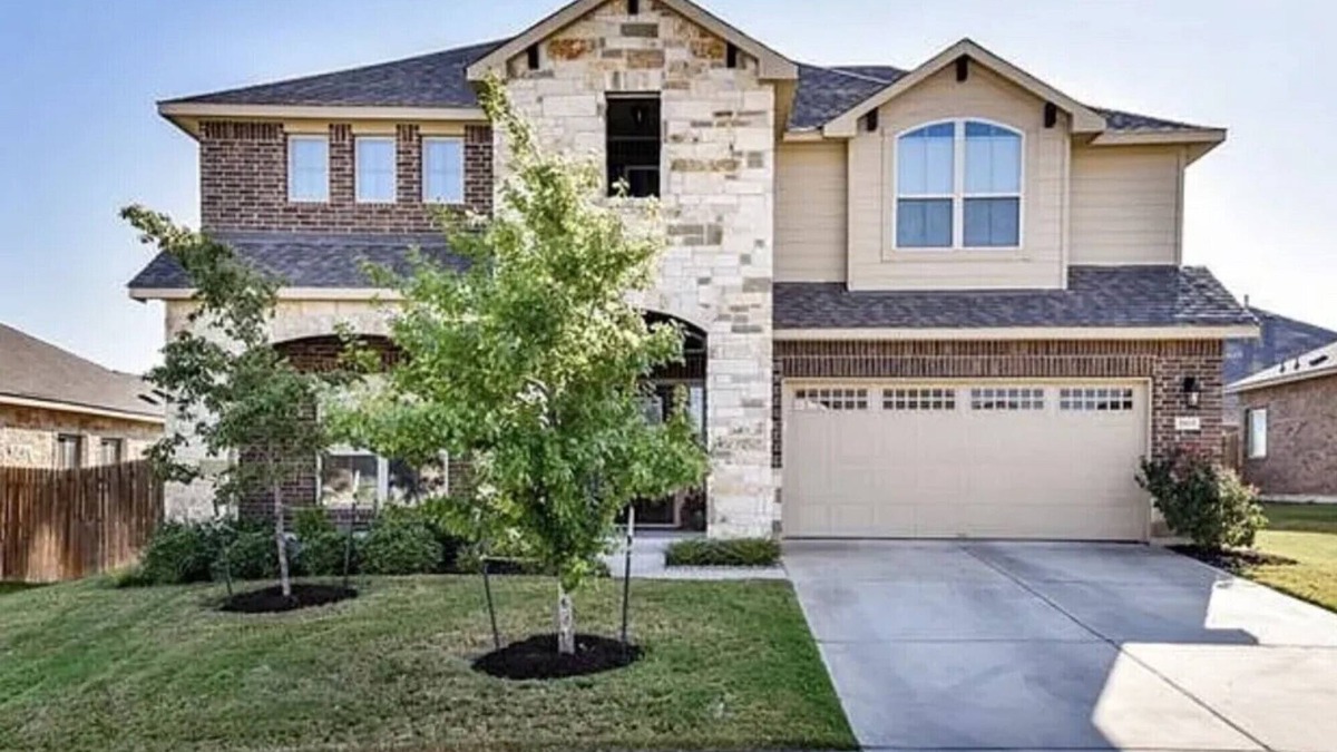 Round Rock House | Spacious Modern 4BR/3.5BA Retreat w/Home Office & Quick Austin Access