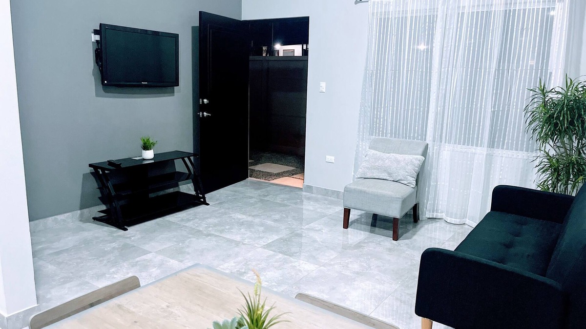 Poas Volcano National Park Apartment | Spacious, Modern apartment near the Airport