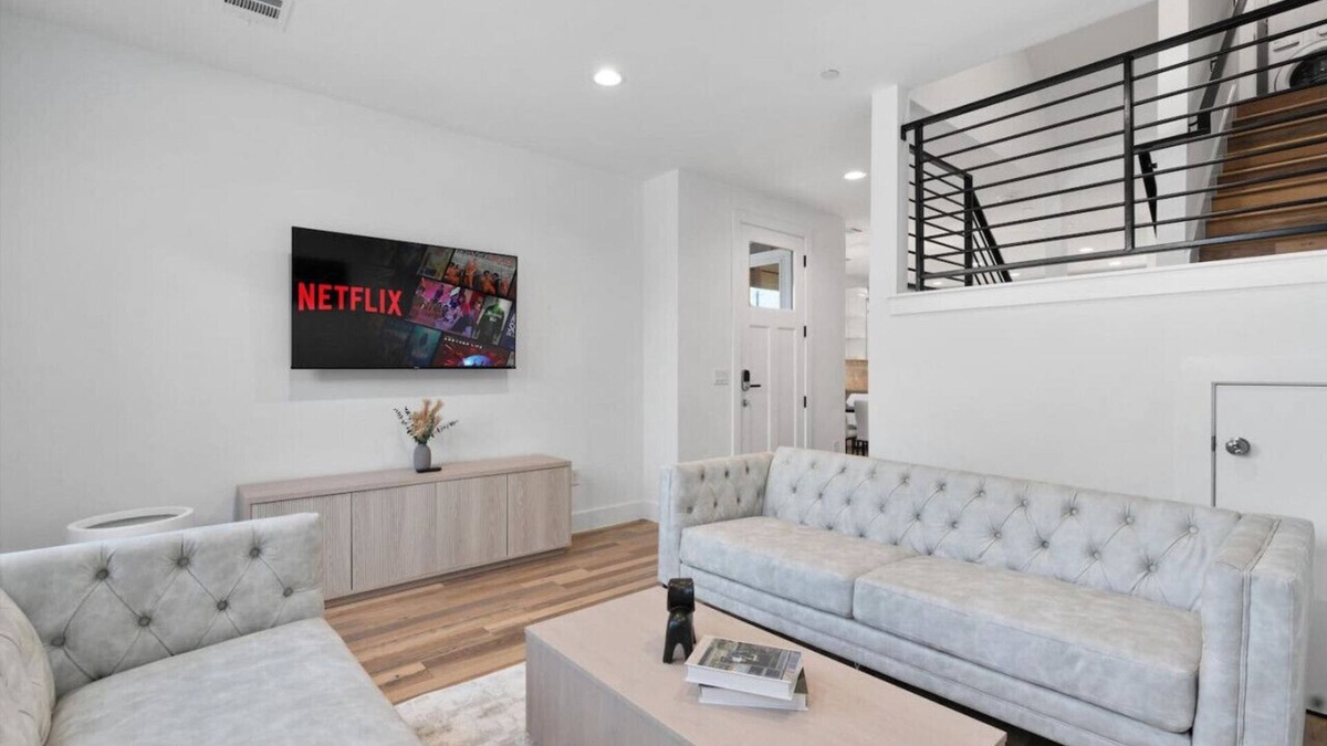 University Hills and Windsor Park House | Spacious, Modern Austin Home Mins to Downtown, Franklin BBQ & Live Music!