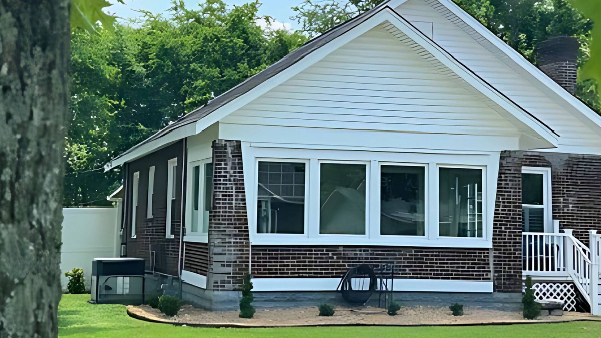 Lebanon House | Spacious, Modern & Convenient Retreat in Historic Lebanon, TN, Sleeps 12
