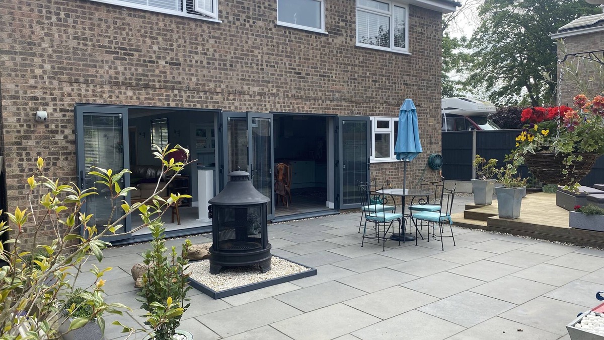 Eaton Socon House | Spacious, modern family home. Open and airy in summer, cosy log fire in winter.