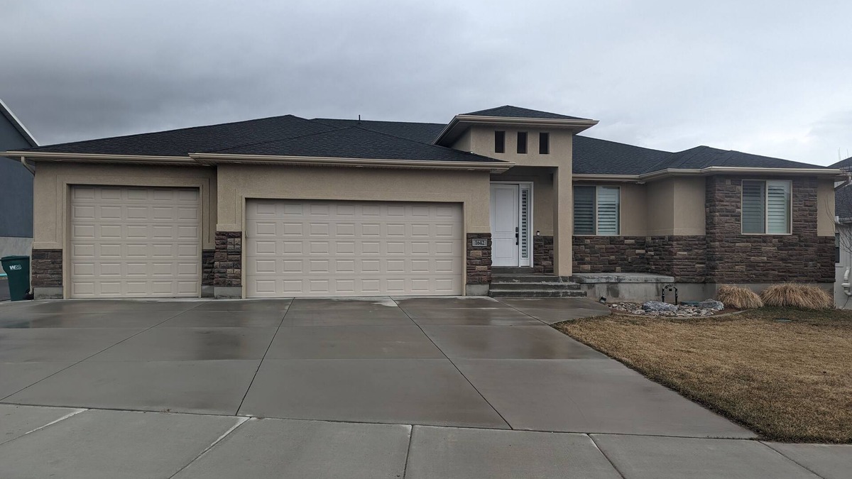 Bluffdale House | Spacious, Modern Home with Hot Tub and Pool Table