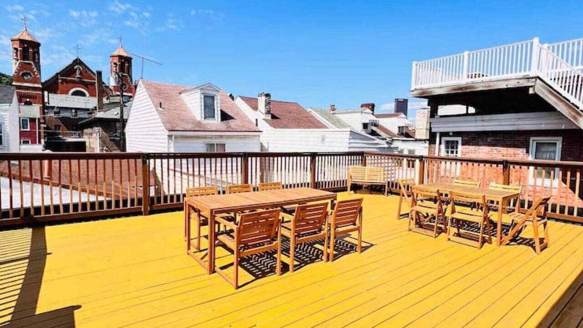 South Side Flats House | Spacious Modern Home Rooftop Deck