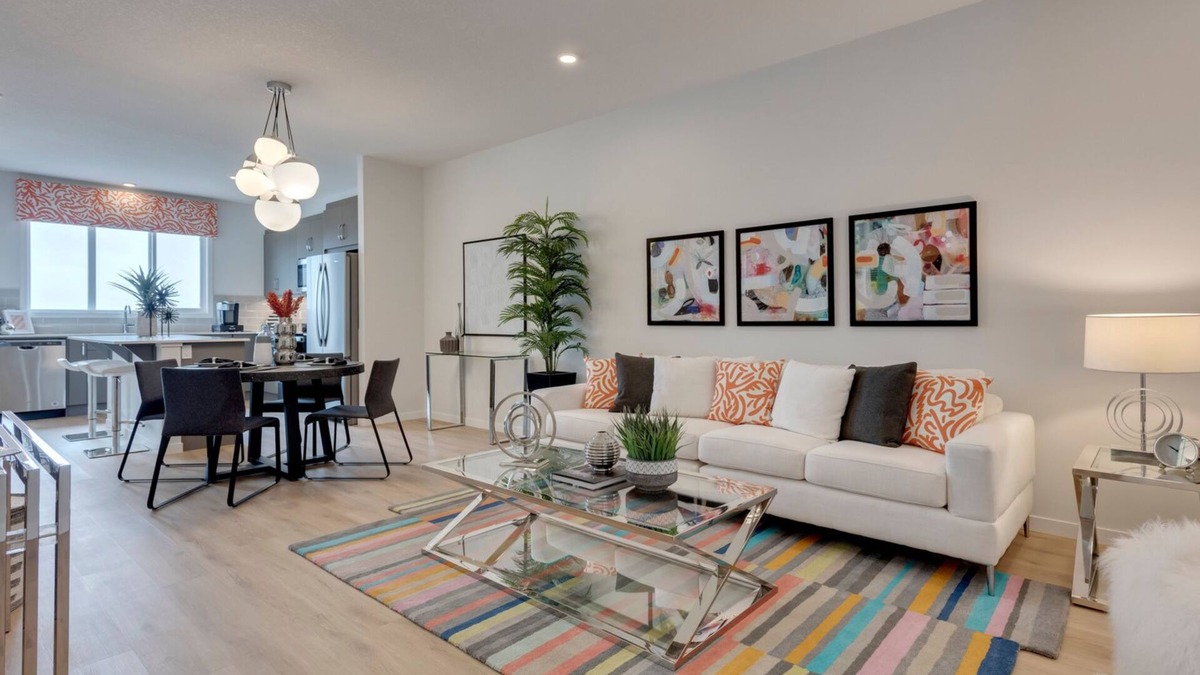 Southeast Calgary House | Spacious Modern Home With King Bed & Office