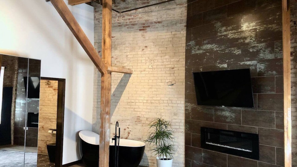 Dubuque Apartment | Spacious + modern loft with 3 bedrooms & game room