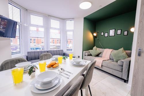 Gabalfa Apartment | Spacious & Modern - One Bed Flat