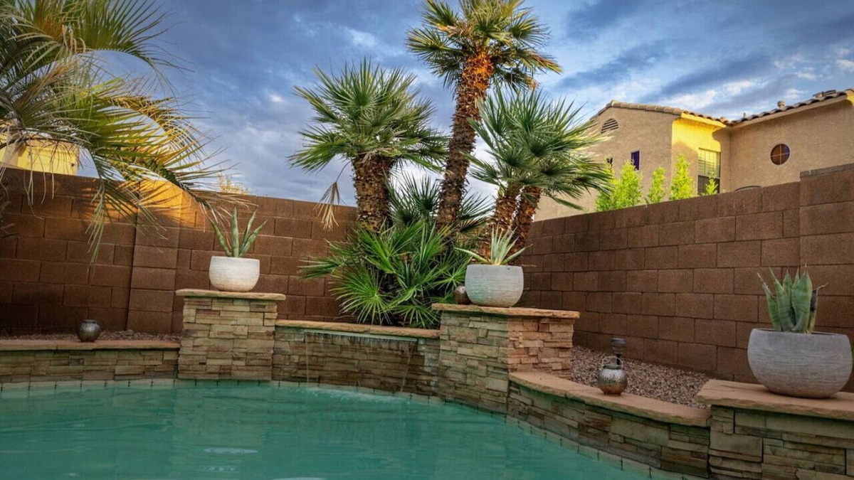 Surprise House | Spacious Monthly 4BR 2.5 bath Oasis w/Private Pool