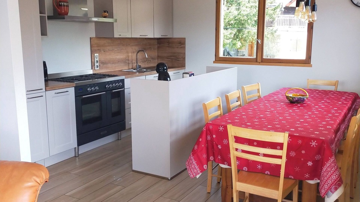 Albiez-le-Vieux Apartment | Spacious mountain apartment with panoramic view
