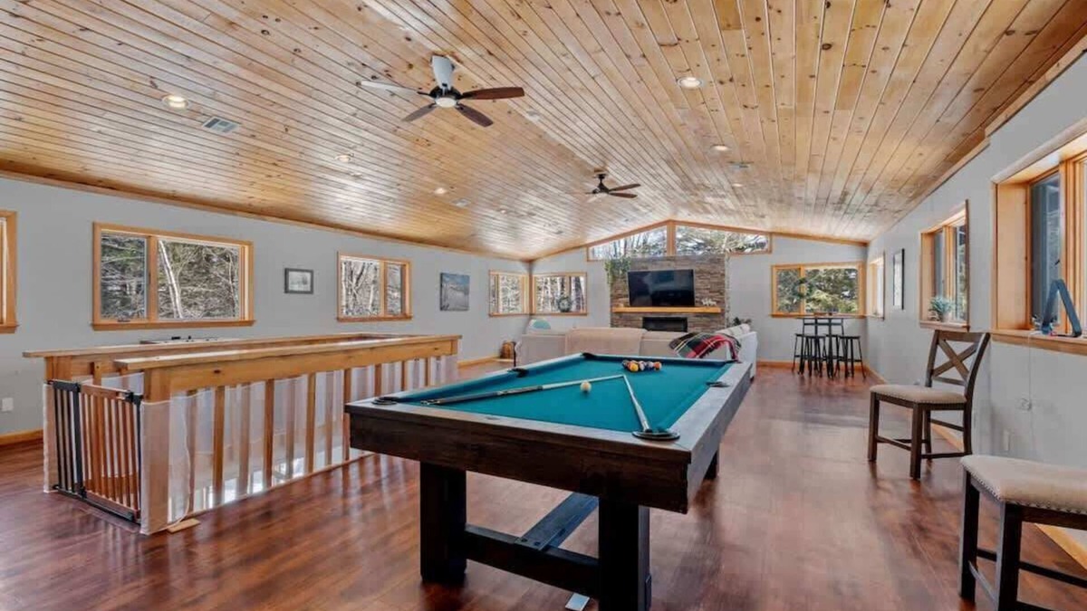 Jackson Ski Chalet | Spacious Mountain Chalet: Game Room & Pet-Friendly