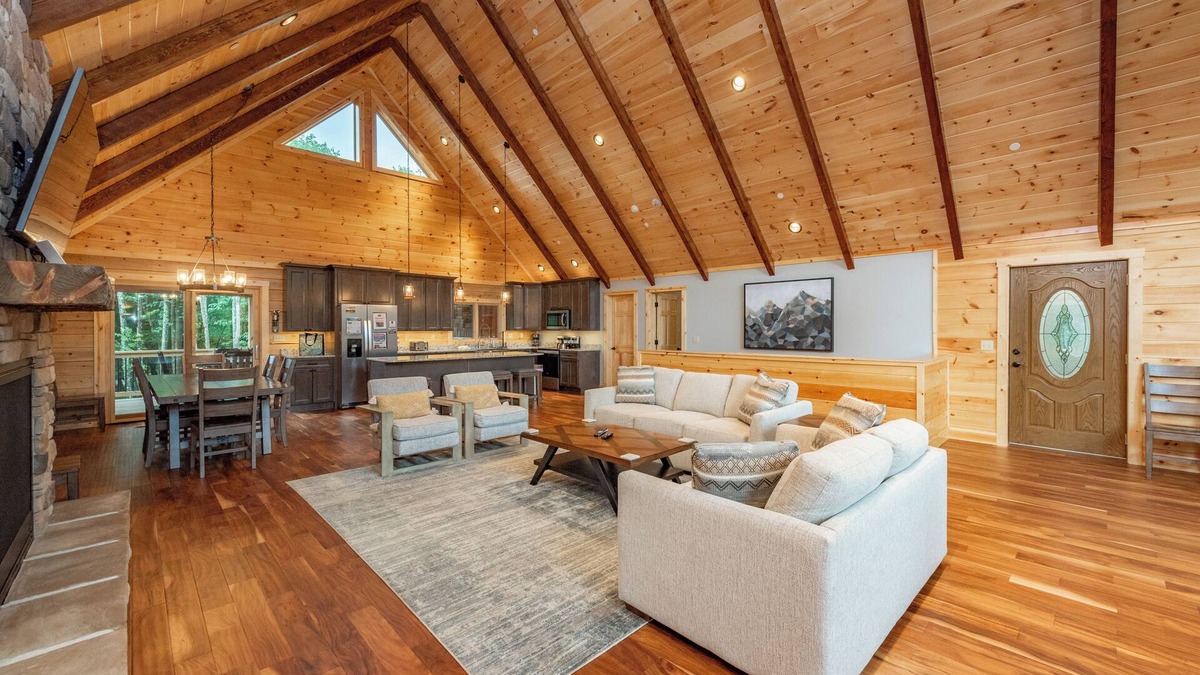 McHenry House | Spacious Mountain Lodge w/Hot Tub & Fire Pit