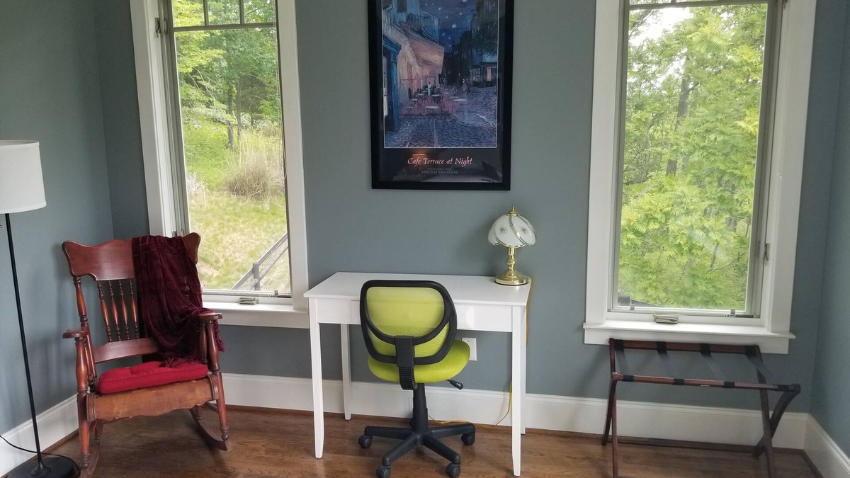 Blacksburg House | Spacious mountain retreat in Blacksburg with panoramic views and close to VT.