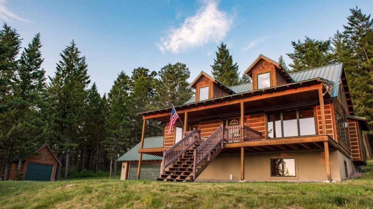 Victor House | Spacious Mountain Retreat in the Tetons