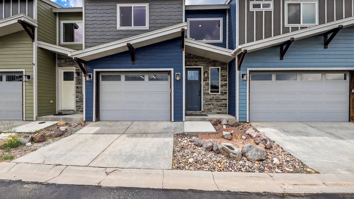 Brian Head Condo | Spacious Mountain Townhome | Game Room + Near Slopes