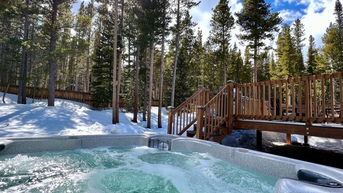 Saint Mary's Cabin | Spacious Mtn Cabin- with HOT TUB, Game room, Skiing, rafting, views and more!
