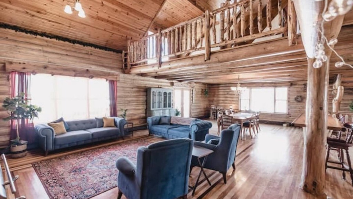 Viola Cabin | Spacious Multi-family Log Home with Sauna