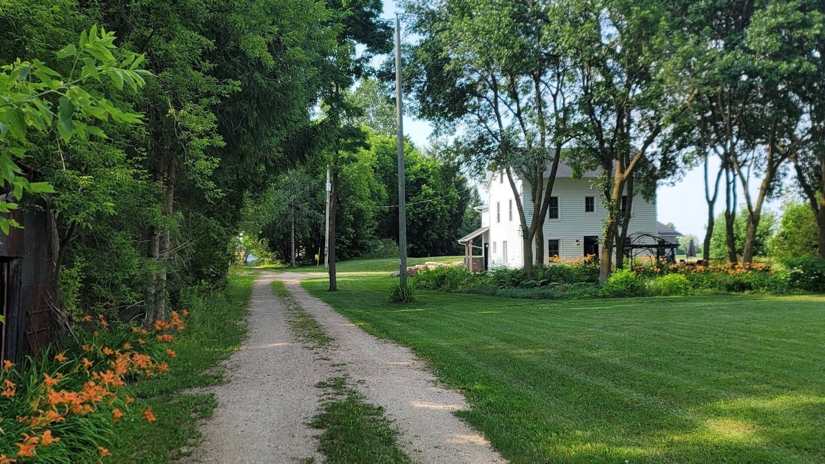 Chatsworth Other | Spacious, Newly Refurbished Cozy Farmhouse on 100 acres