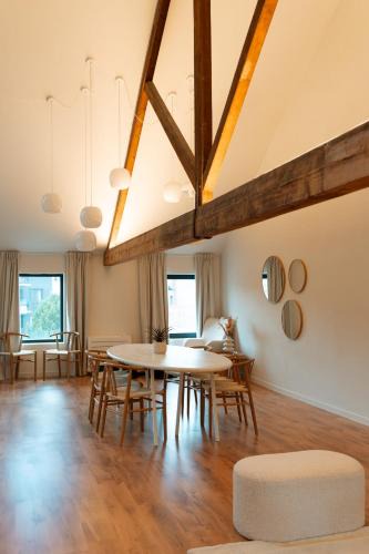 Sint-Niklaas Apartment | Spacious, newly renovated loft - 107m2