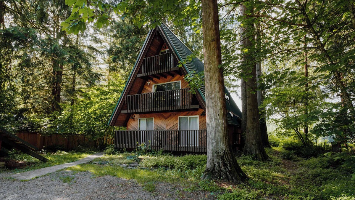 Concrete Cabin | Spacious North Cascades Riverside A-Frame w/Mt Baker Views - Dog-Friendly