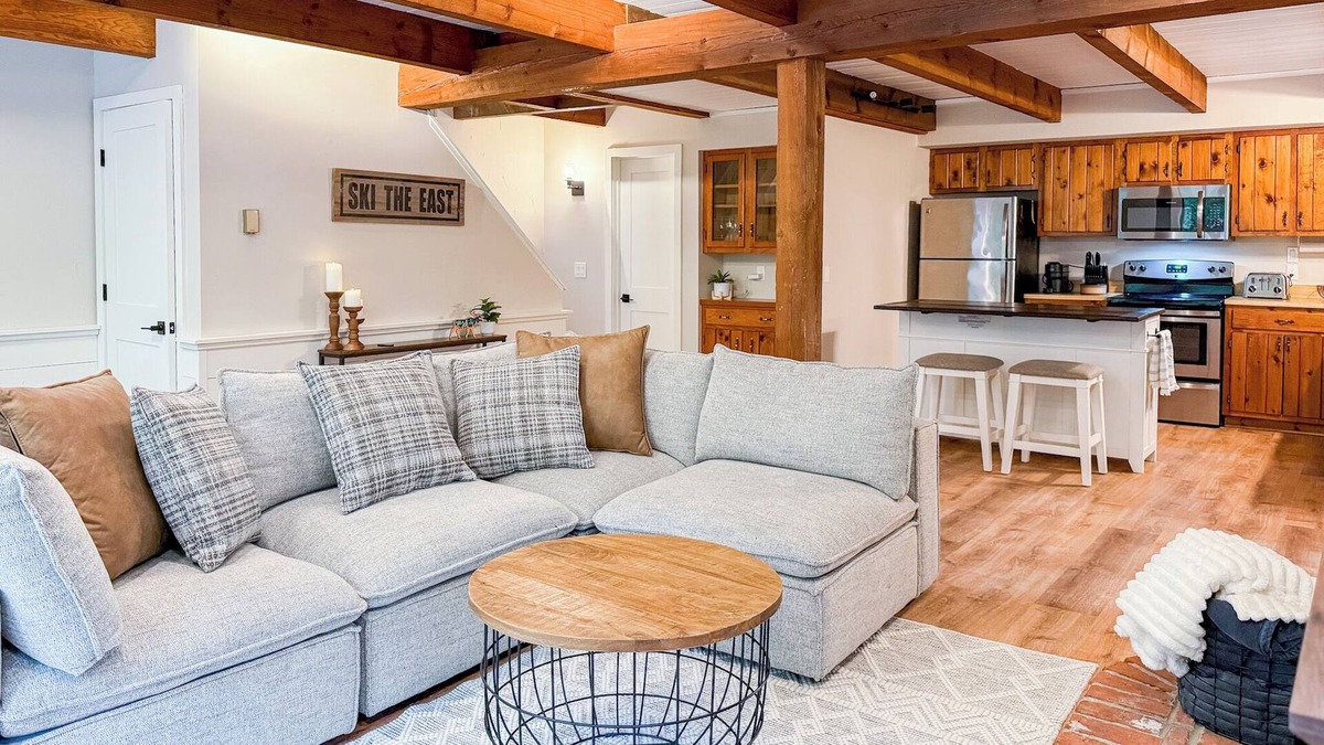 Birch Hill Condo | Spacious North Conway Getaway, Sleeps 13, Close to Echo Lake & Downtown