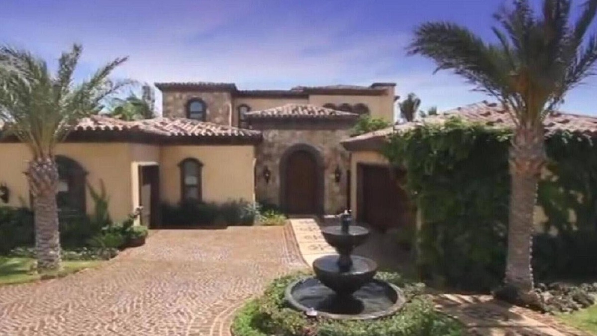 Paraiso Escondido Villa | Spacious Novaispania Retreat on the Cortese Sea