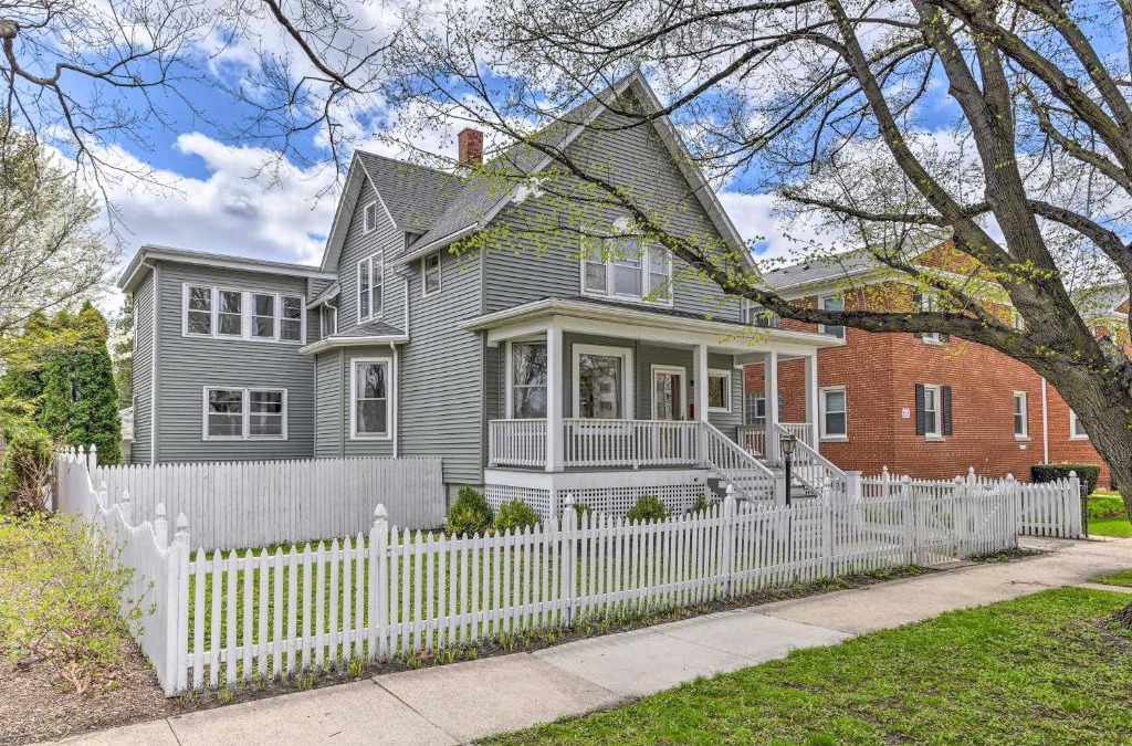 Oak Park House | Spacious Oak Park Home, 11 Mi to Downtown Chicago!