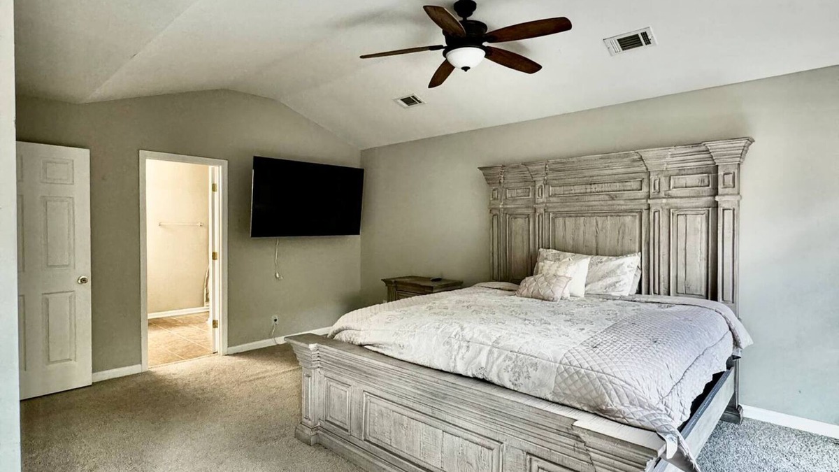 Jonesboro House | Spacious Oasis: 15 Minutes from Atlanta Airport!