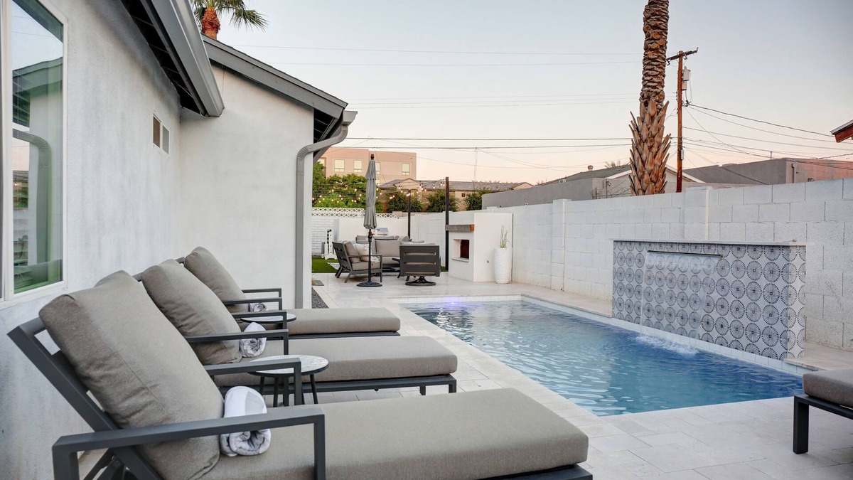 Peters View House | Spacious Oasis w/pool + fireplace!